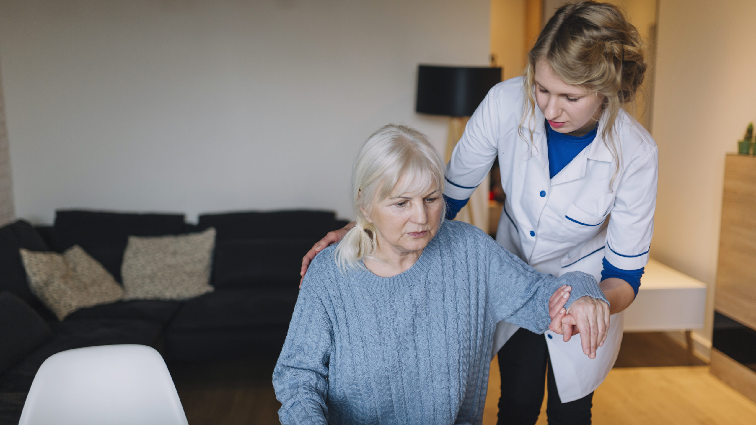 Why Should People Opt For Elderly Home Nursing Care Services?